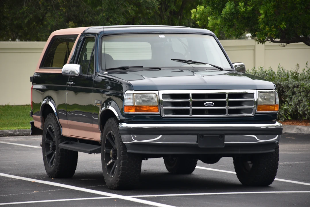 1994 Ford Bronco 5th Gen - Image 2 of 17