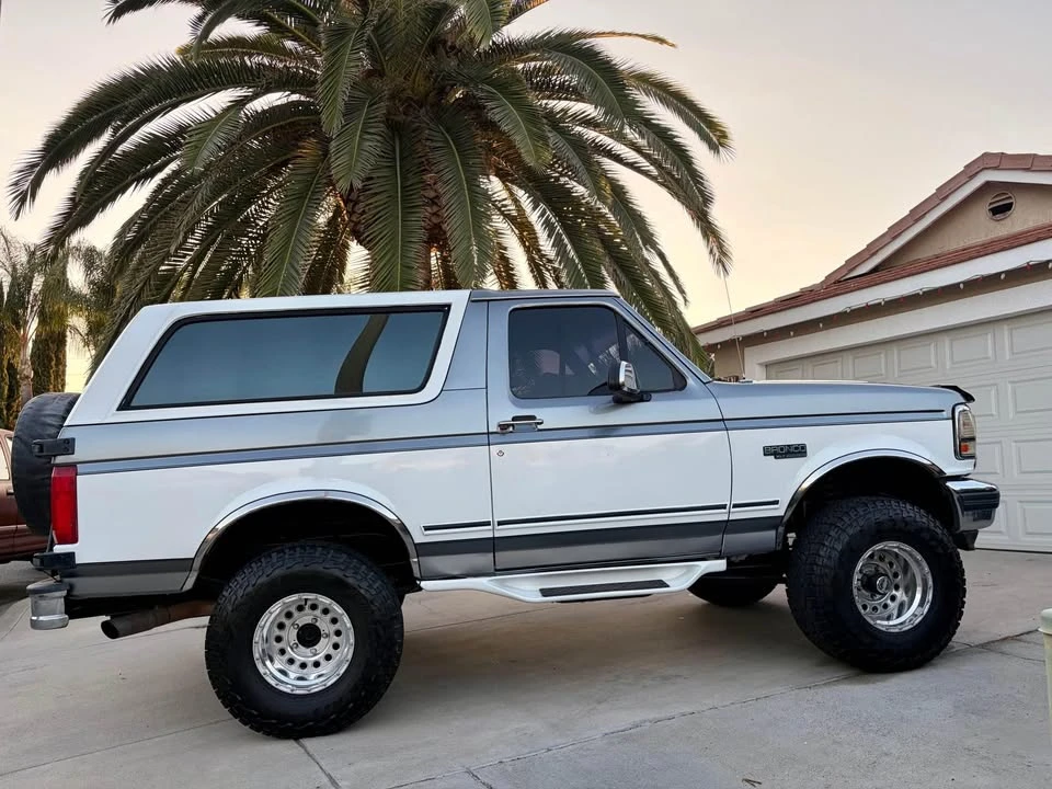 1994 Ford Bronco 5th Gen - Image 2 of 8