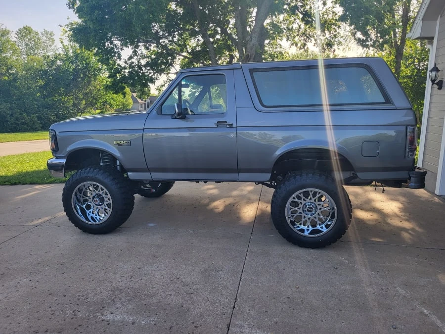 1994 Ford Bronco 5th Gen - Image 2 of 11
