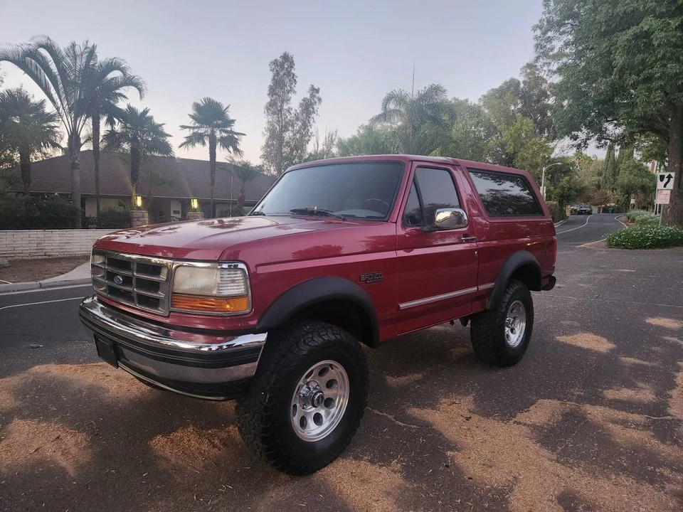 1994 Ford Bronco 5th Gen - Image 2 of 19