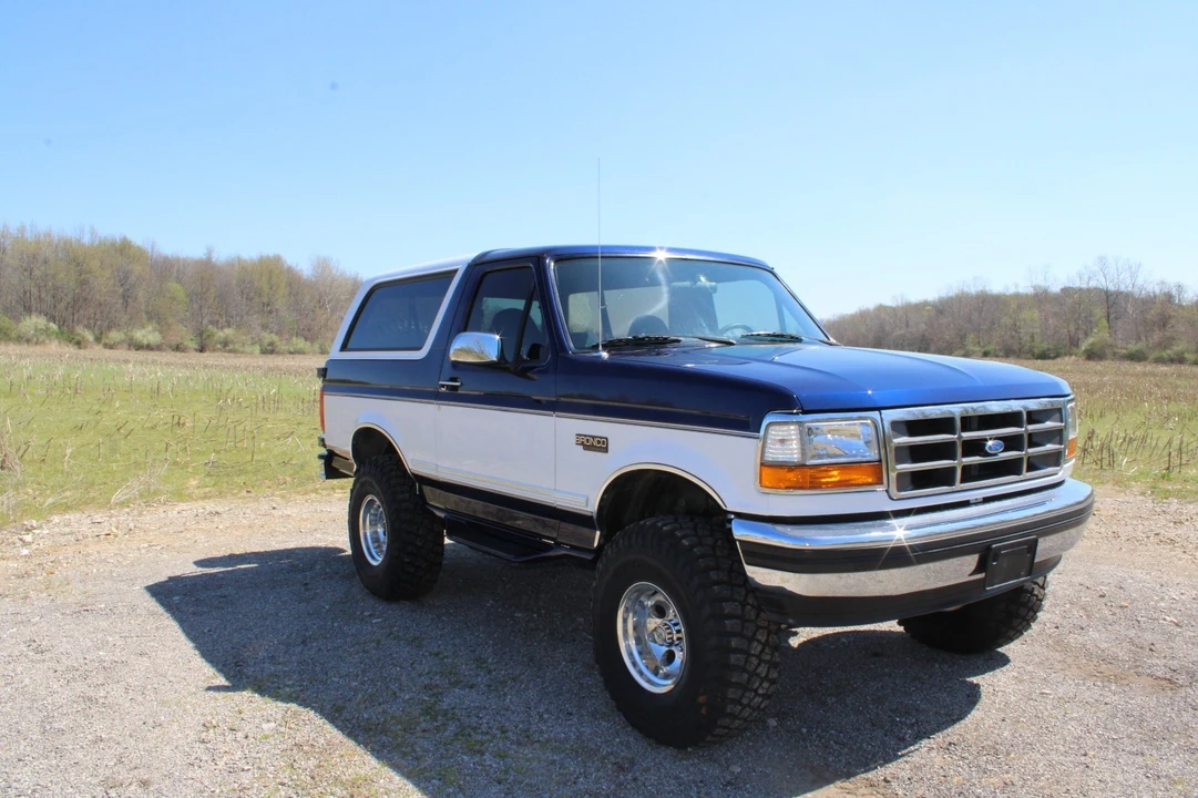 1994 Ford Bronco 5th Gen - Image 2 of 17