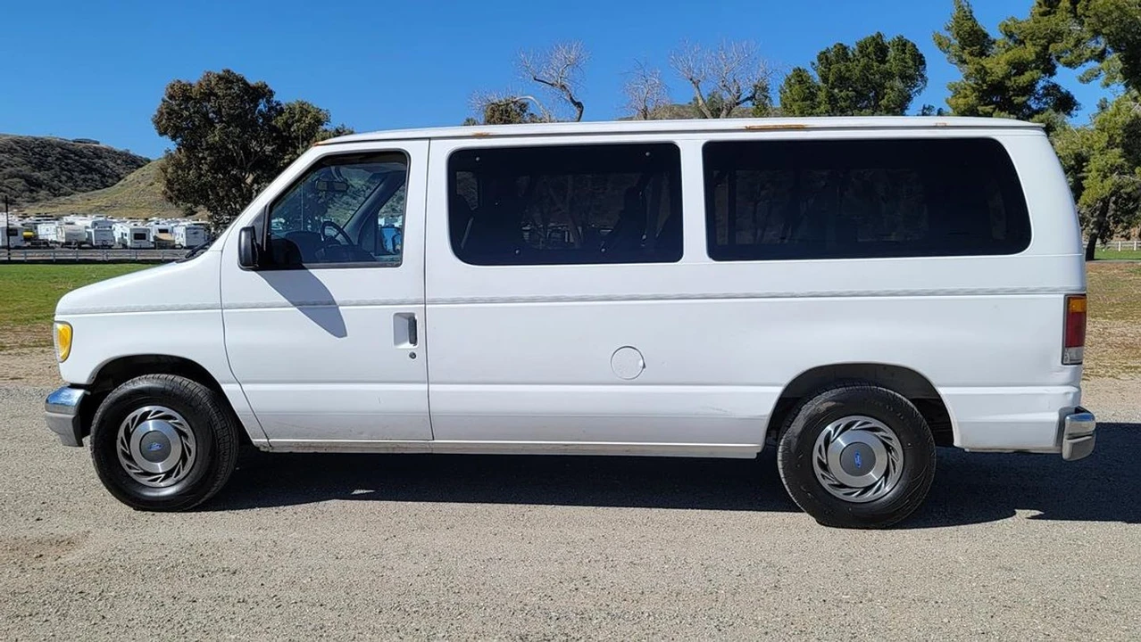 1994 Ford Econoline Van - Image 11 of 21