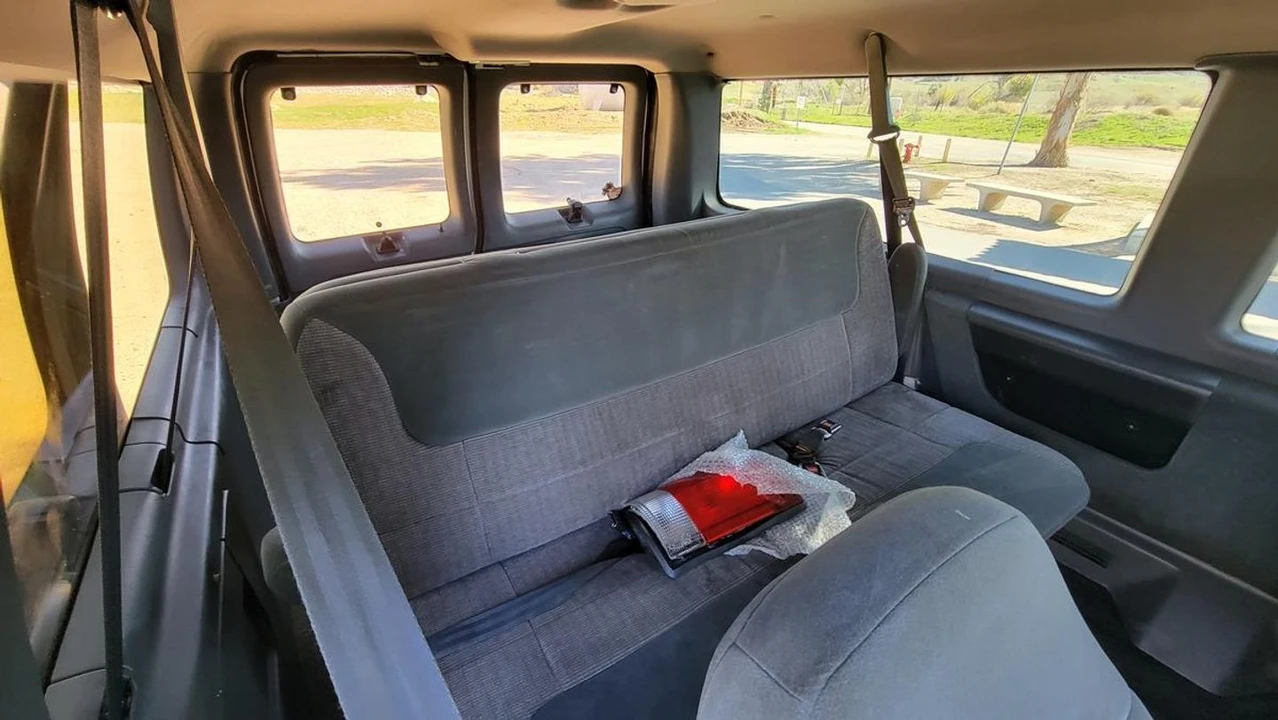1994 Ford Econoline Van - Image 17 of 21