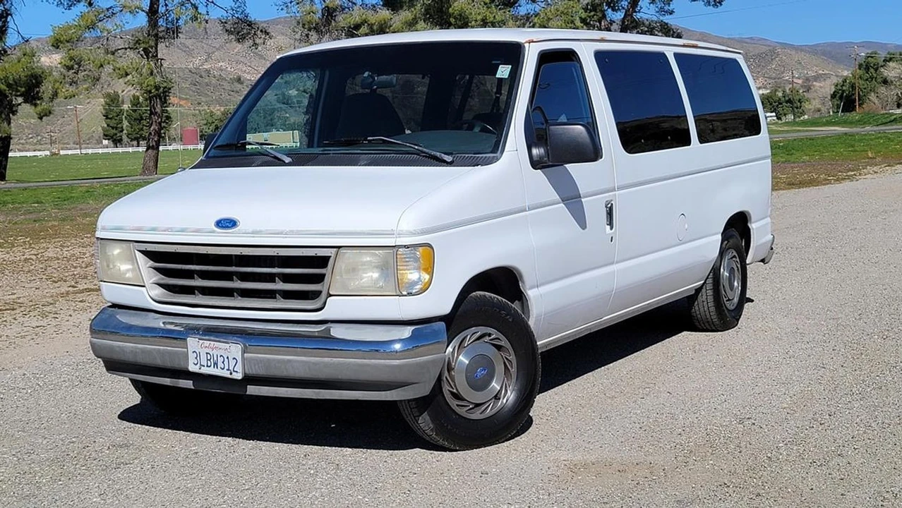 1994 Ford Econoline Van - Image 5 of 12