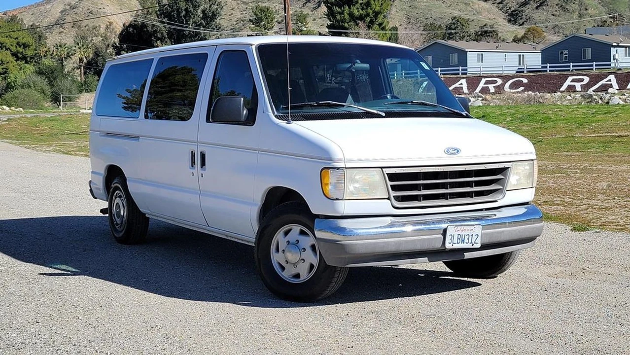 1994 Ford Econoline Van - Image 4 of 12