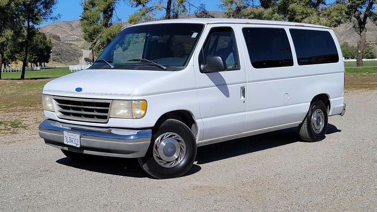 1994 Ford Econoline Van - Image 2 of 21