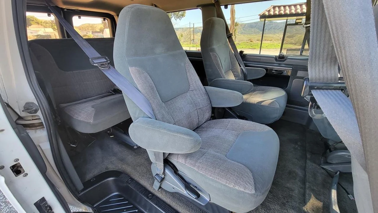 1994 Ford Econoline Van - Image 14 of 21