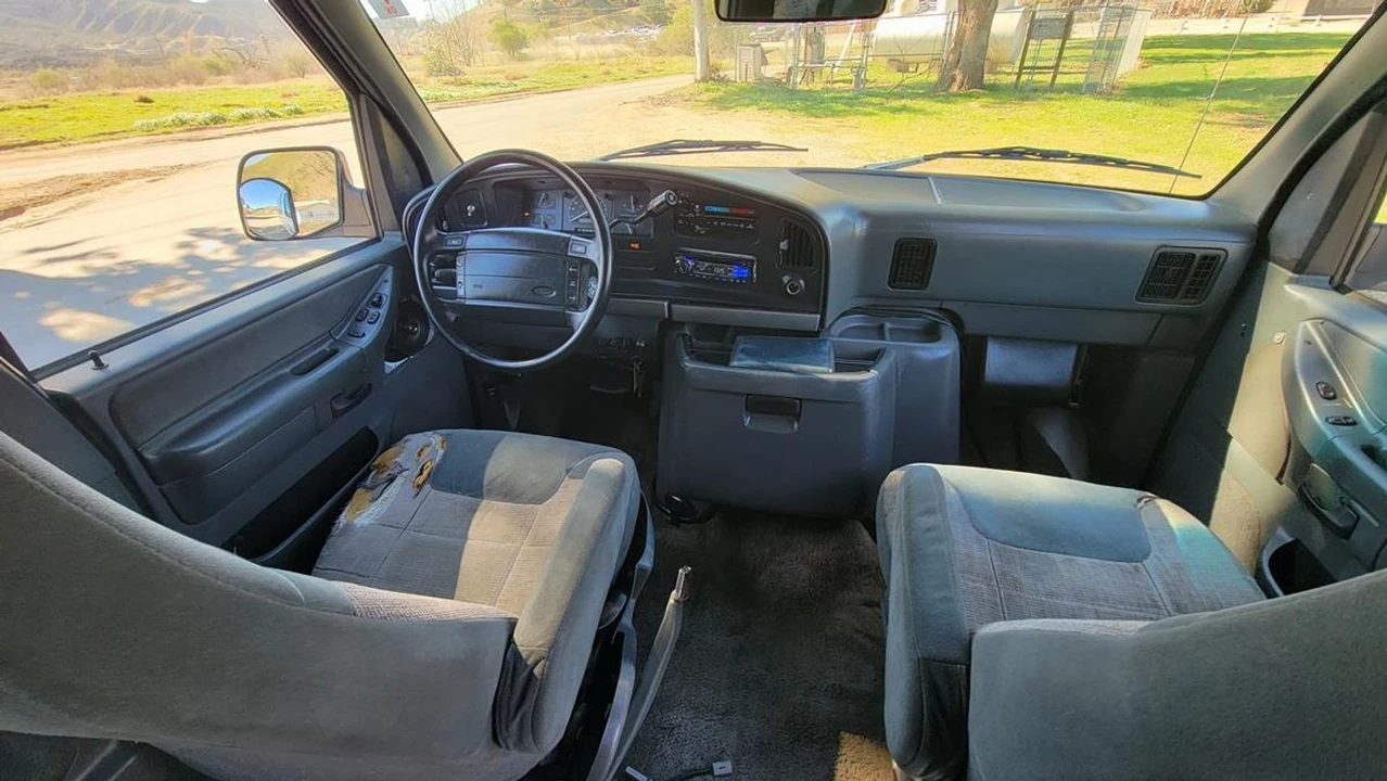 1994 Ford Econoline Van - Image 8 of 21