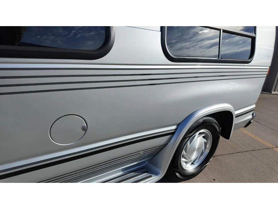 1994 Ford Econoline Van - Image 13 of 31