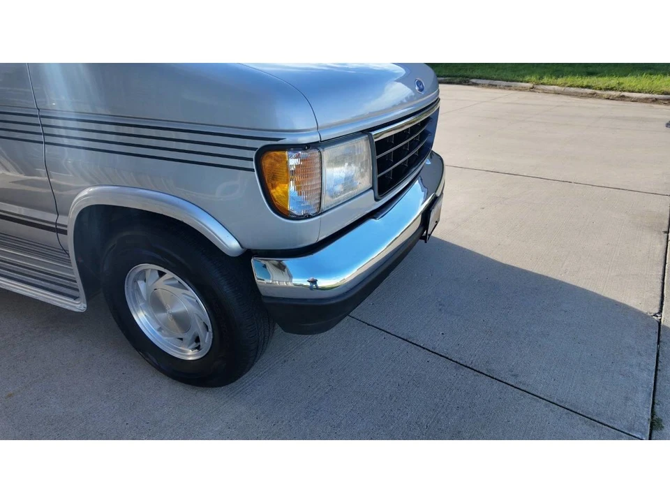 1994 Ford Econoline Van - Image 25 of 31