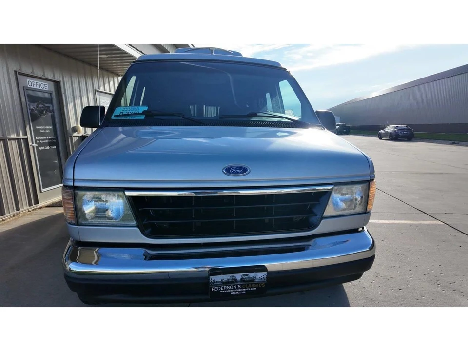 1994 Ford Econoline Van - Image 9 of 31
