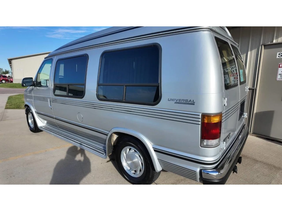 1994 Ford Econoline Van - Image 5 of 31