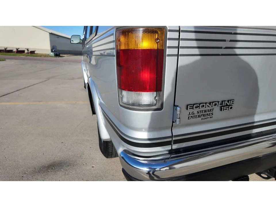 1994 Ford Econoline Van - Image 18 of 31