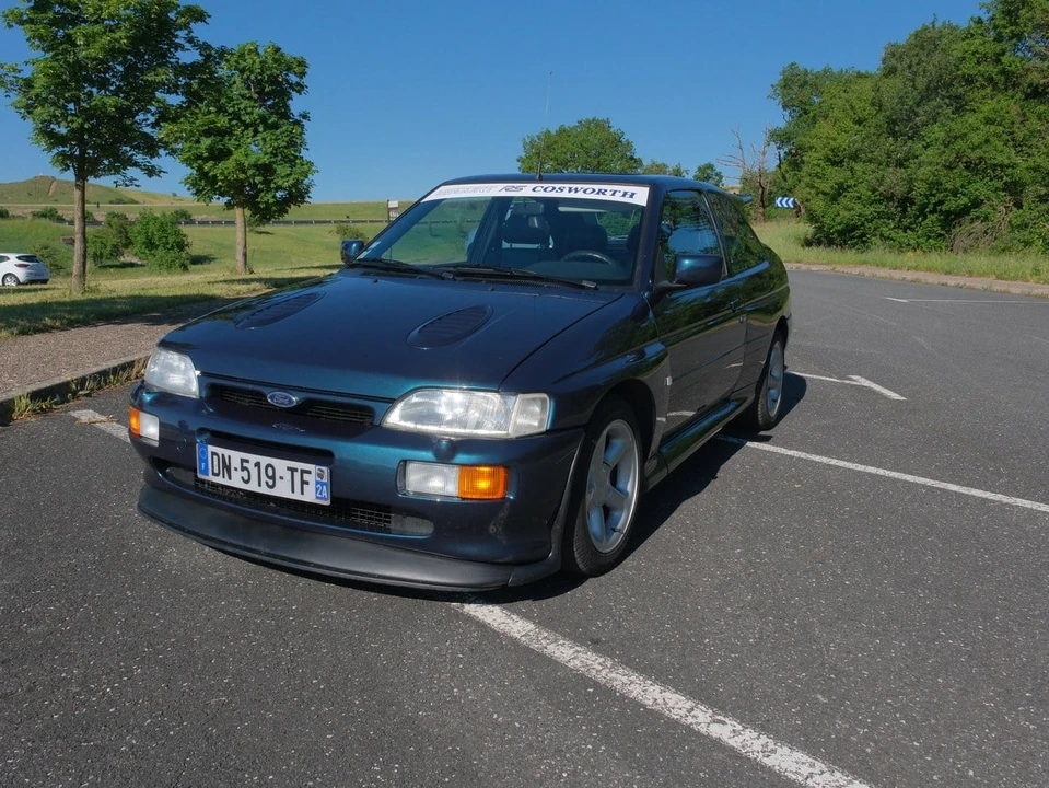 1994 Ford Escort RS Cosworth - Image 2 of 31