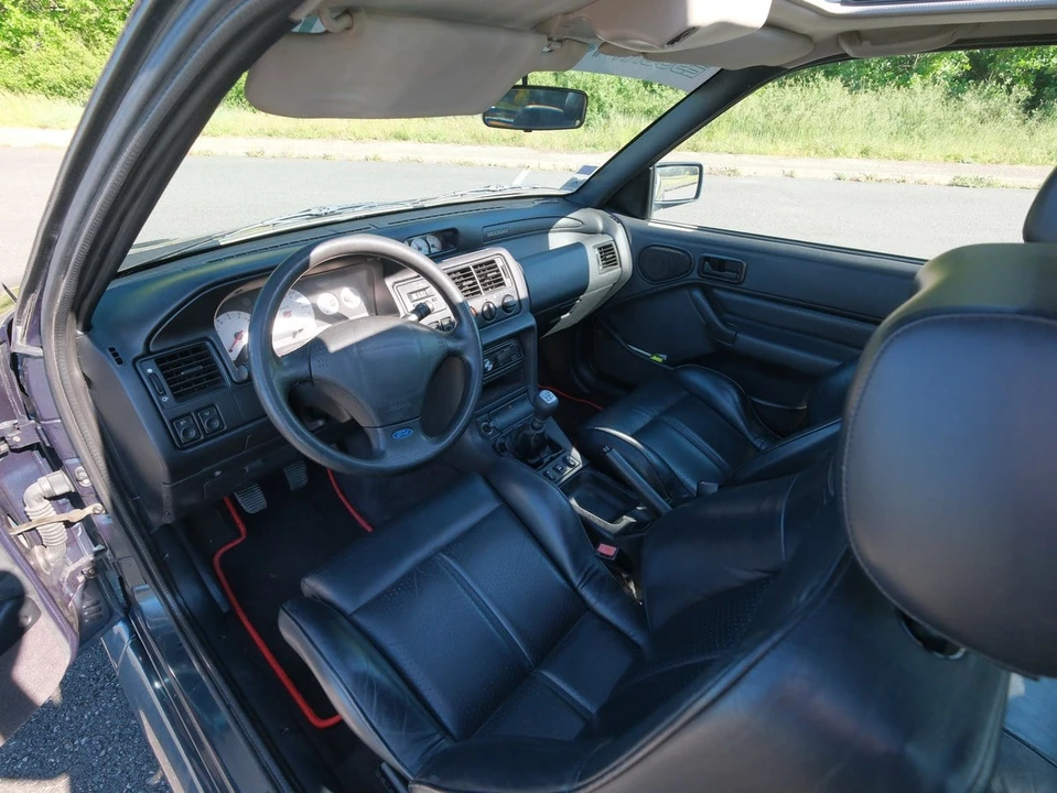 1994 Ford Escort RS Cosworth - Image 24 of 31