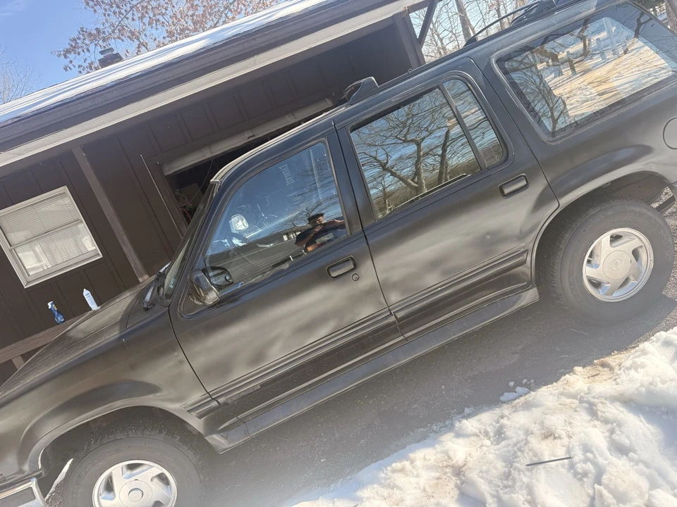 1994 Ford Explorer 1st Gen - Image 2 of 11
