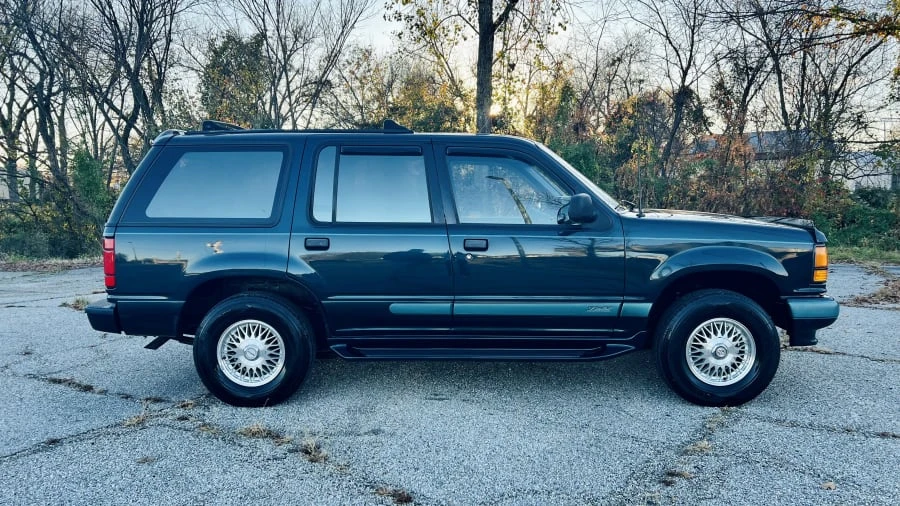 1994 Ford Explorer 1st Gen - Image 2 of 13