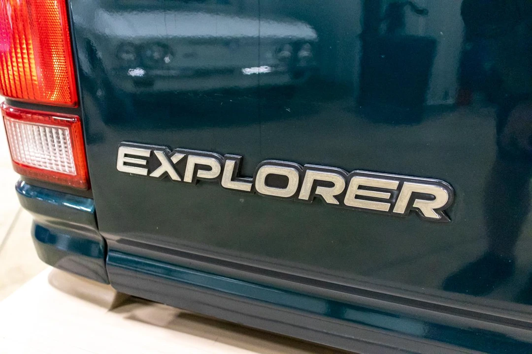 1994 Ford Explorer 1st Gen - Image 23 of 31