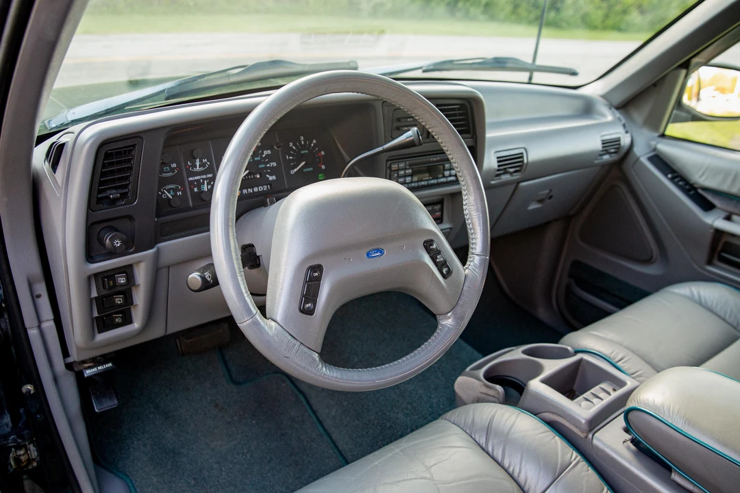 1994 Ford Explorer 1st Gen - Image 26 of 31