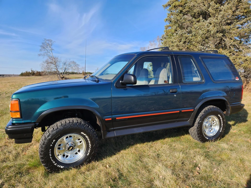 1994 Ford Explorer 1st Gen - Image 10 of 31