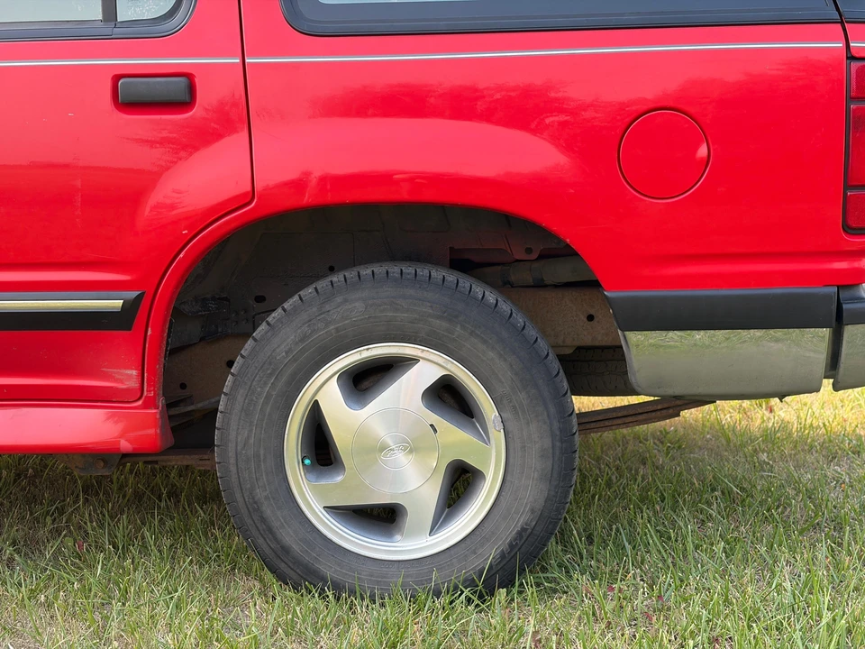 1994 Ford Explorer 1st Gen - Image 25 of 31