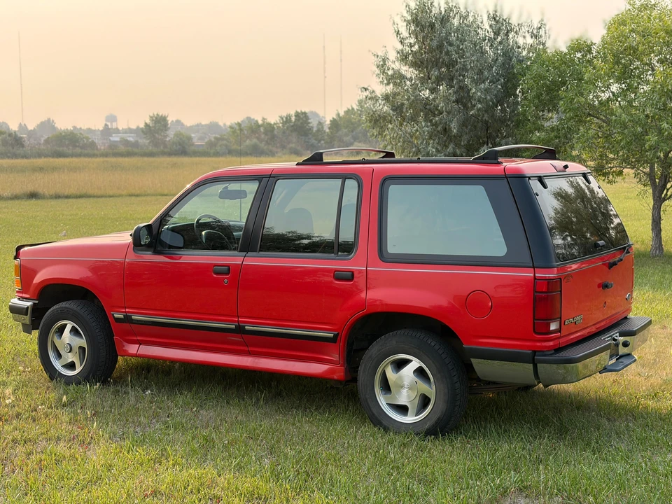 1994 Ford Explorer 1st Gen - Image 9 of 31