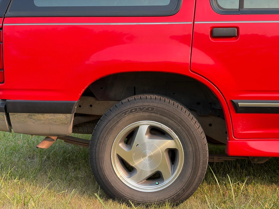 1994 Ford Explorer 1st Gen - Image 26 of 31