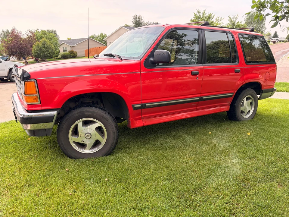 1994 Ford Explorer 1st Gen - Image 8 of 31