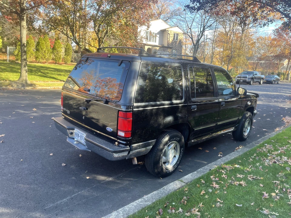 1994 Ford Explorer 1st Gen - Image 9 of 31