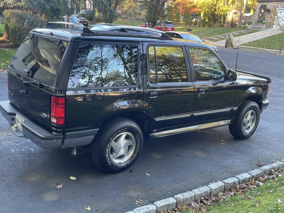 1994 Ford Explorer 1st Gen - Image 8 of 31