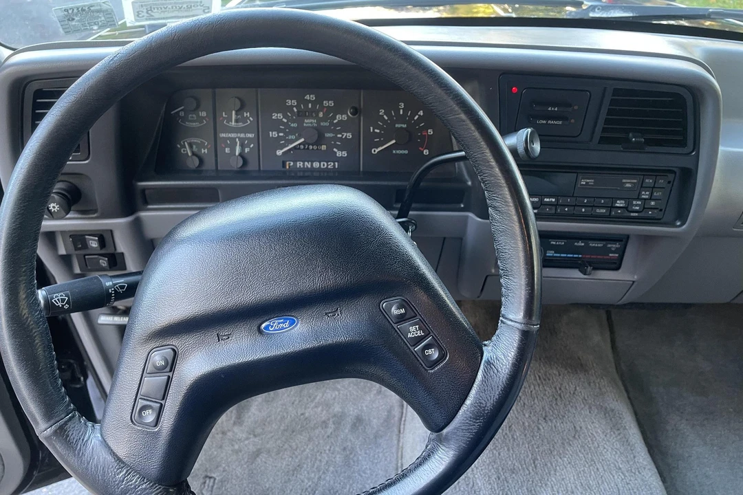 1994 Ford Explorer 1st Gen - Image 28 of 31
