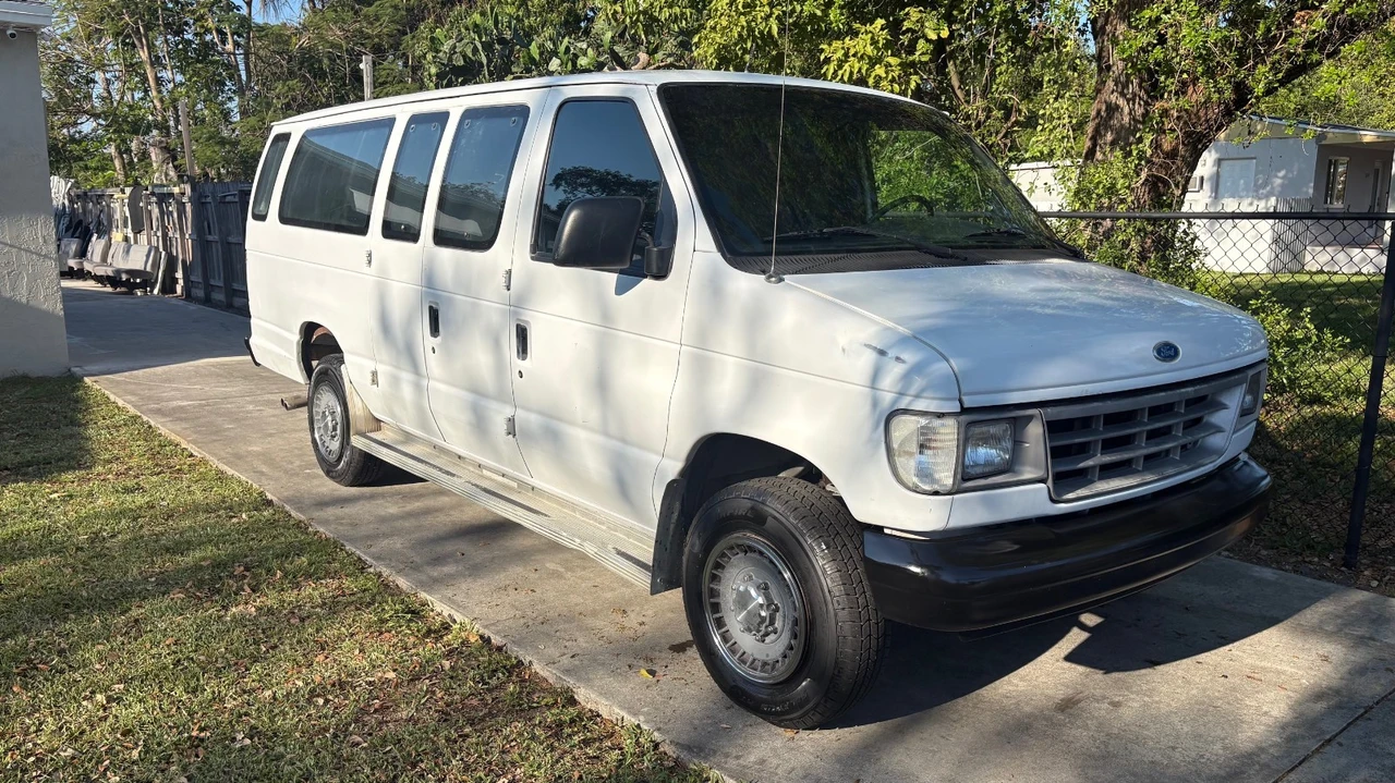 1994 Ford Econoline Van - Image 4 of 17