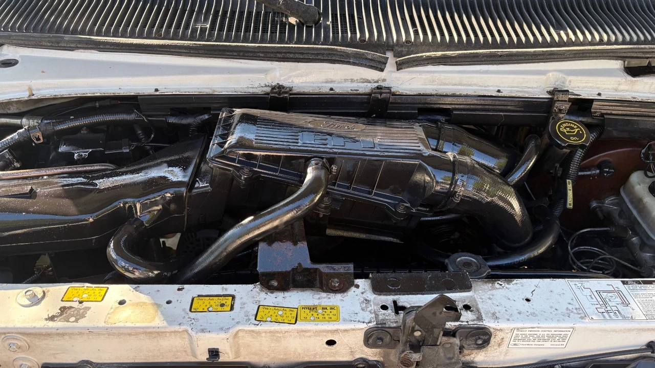 1994 Ford Econoline Van - Image 6 of 17