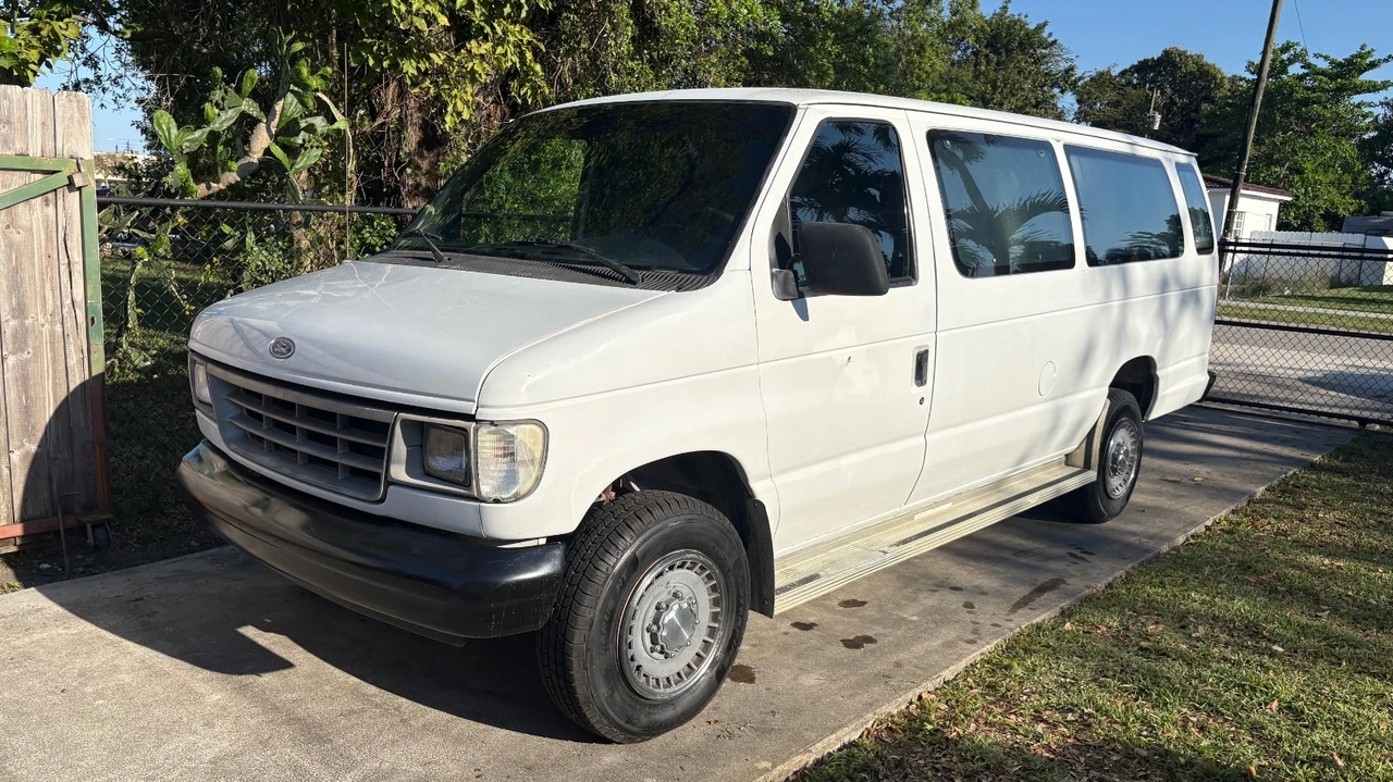 1994 Ford Econoline Van - Image 2 of 17