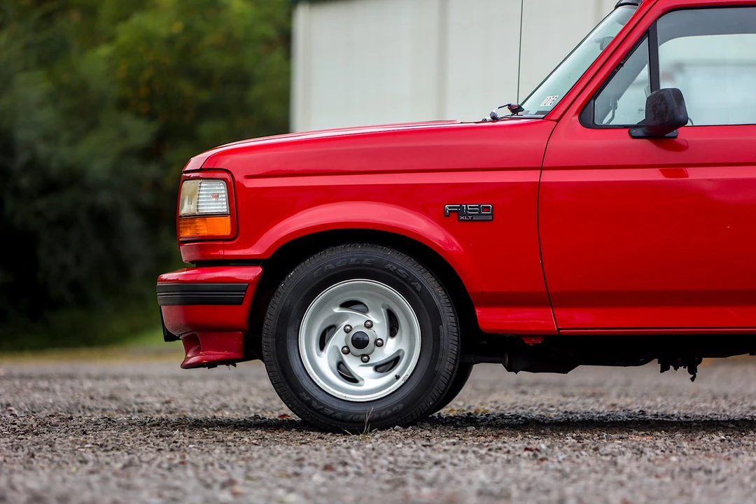1994 Ford F-150 SVT Lightning 9th Gen - Image 12 of 31