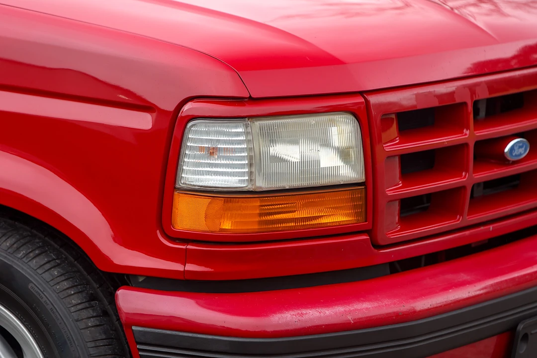 1994 Ford F-150 SVT Lightning 9th Gen - Image 14 of 31