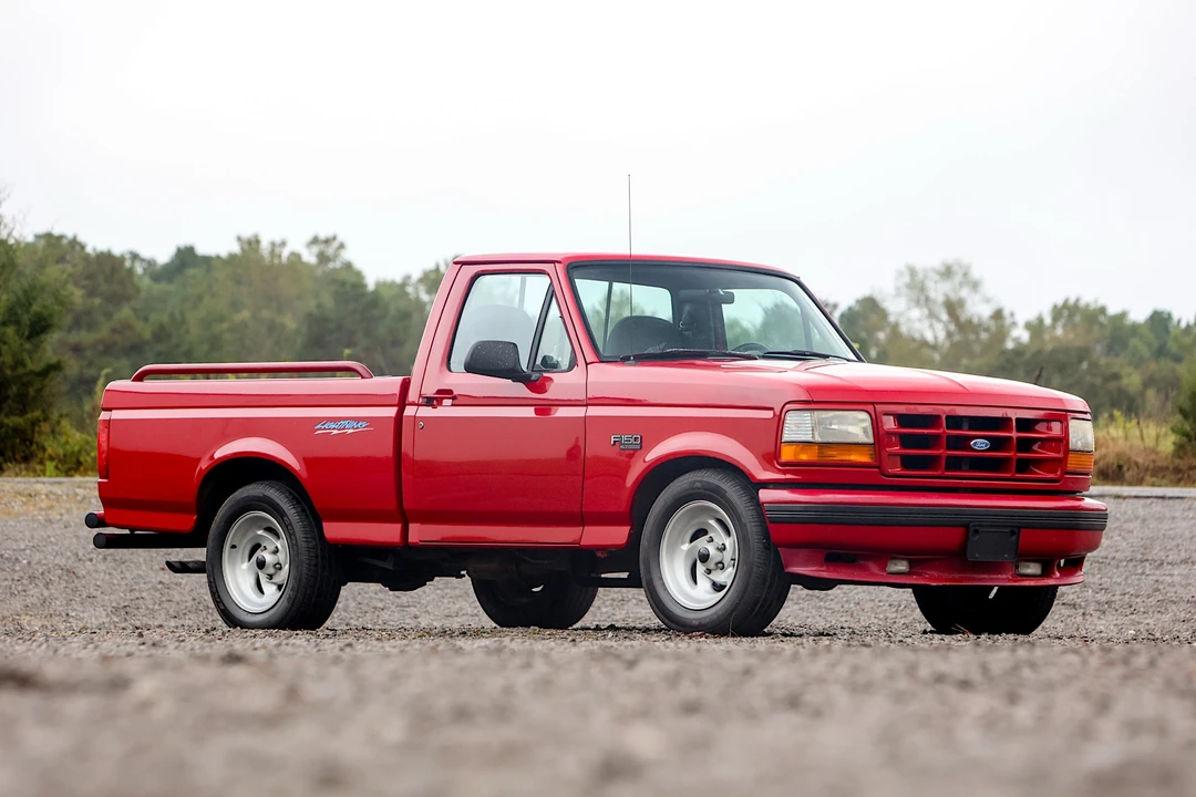 1994 Ford F-150 SVT Lightning 9th Gen - Image 11 of 31