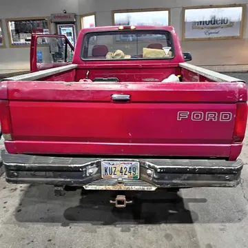 1994 Ford F-150 XL Pickup 2D 8 ft