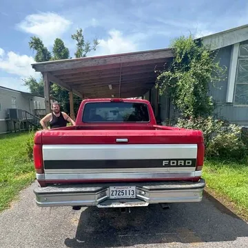 1994 Ford F-150 XL Pickup 2D 8 ft