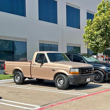 1994 Ford F-150 XLT Pickup 2D 6 1/2 ft