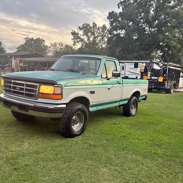 1994 Ford F-150 XLT Pickup 2D 6 1/2 ft
