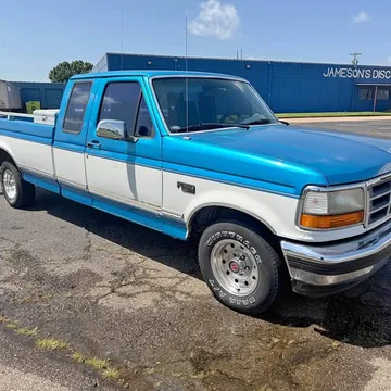 1994 Ford F-150 XLT Pickup 2D 8 ft