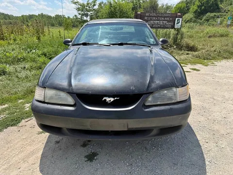 1994 Ford Mustang GT Convertible 2D