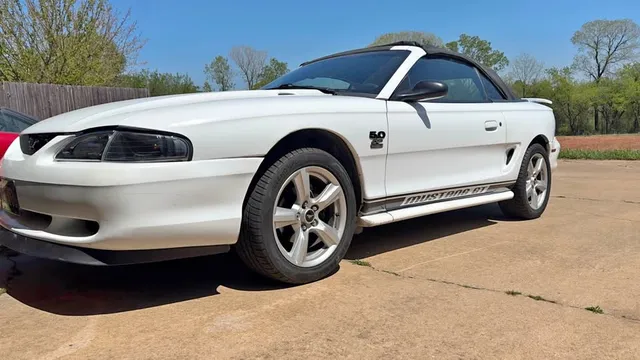 1994 Ford Mustang GT Convertible 2D