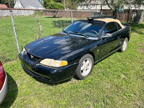 1994 Ford Mustang GT Convertible 2D