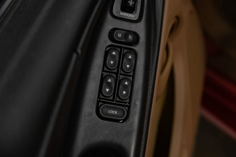 1994 Ford SN95 Mustang Cobra - Image 27 of 31