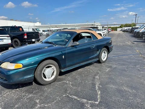 1994 Ford Mustang V6 Convertible 2D