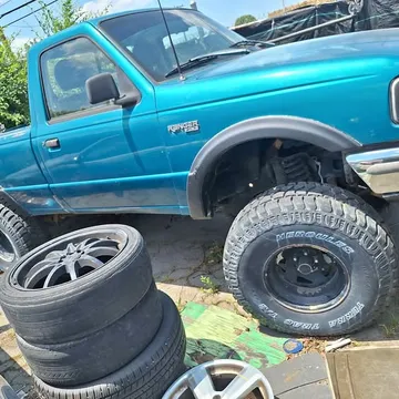1994 Ford Ranger XLT Pickup 2D 7 ft