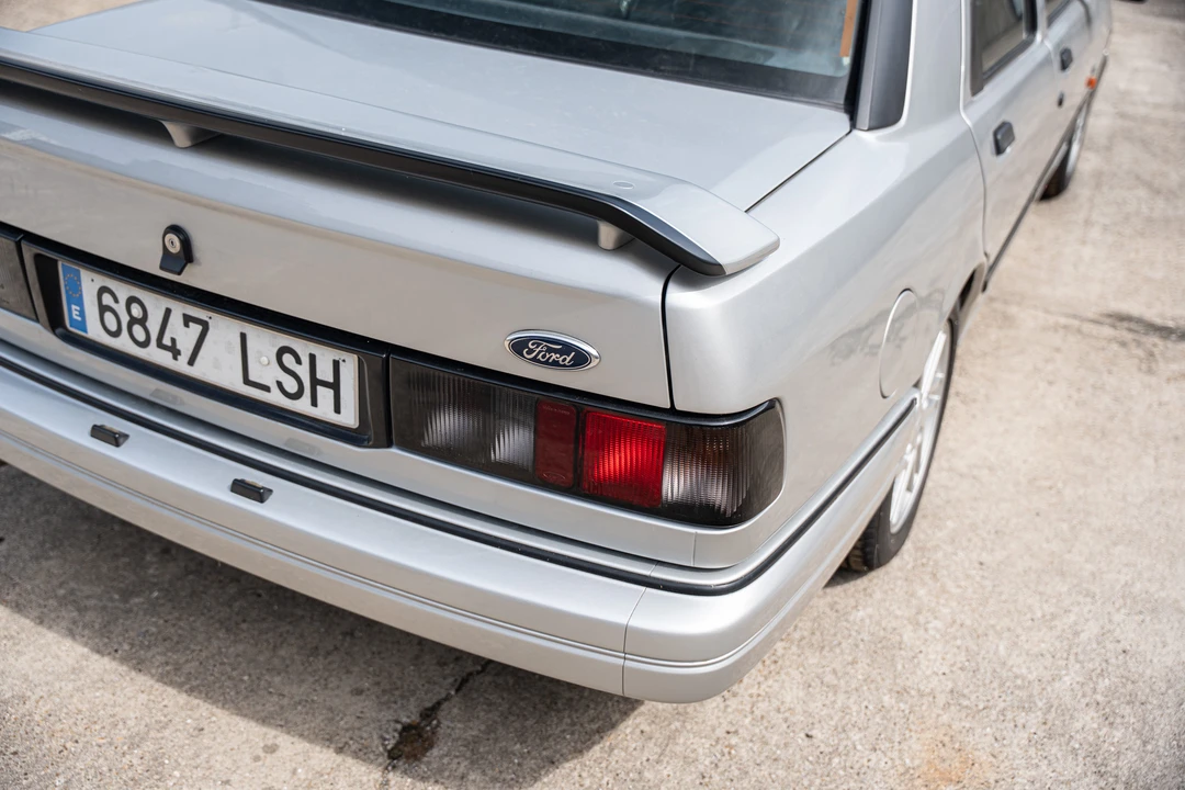 1994 Ford Sierra RS Cosworth - Image 16 of 31