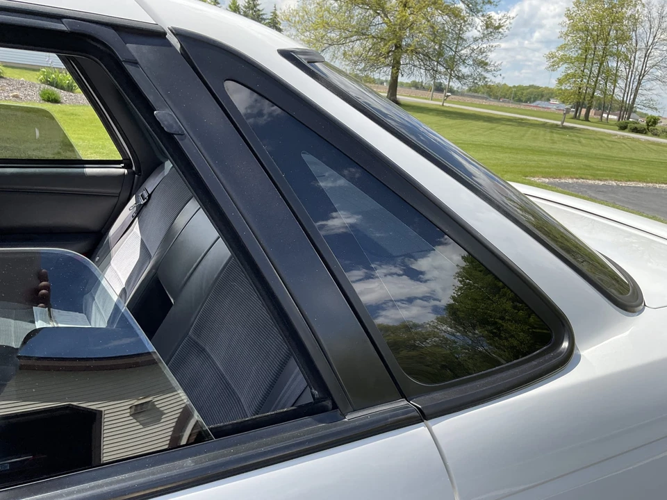 1994 Ford Taurus SHO 2nd Gen - Image 28 of 31